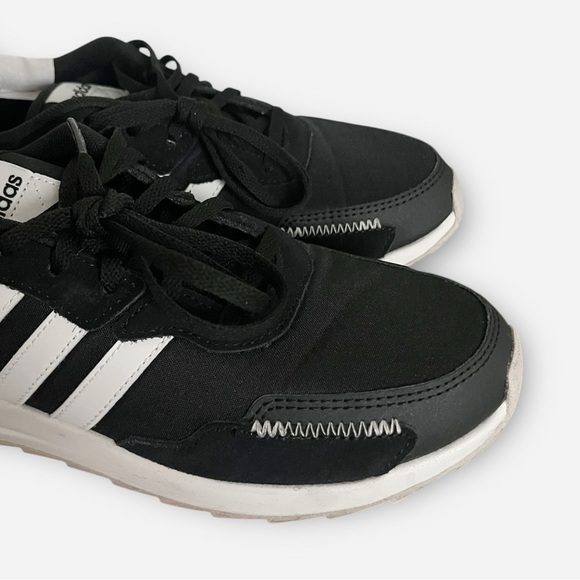ADIDAS Womens 7.5 Retrorun Core Athletic Sneakers Black White Shoes - Picture 3 of 9
